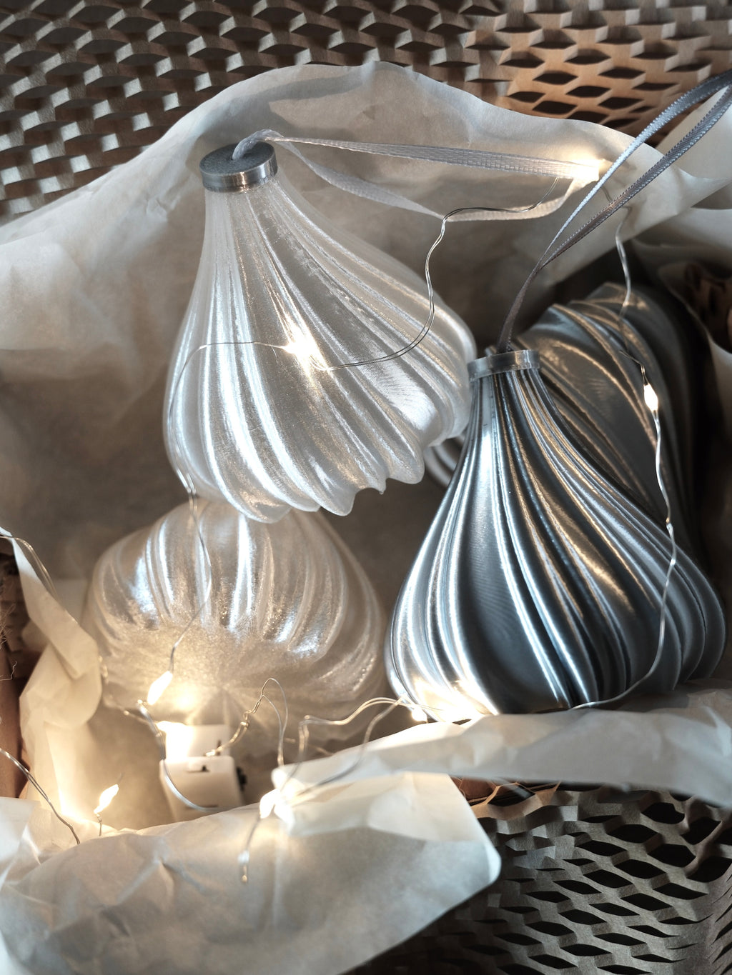 Moiré Ornaments｜Set of 4